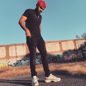 Meet your Posher, Dashel